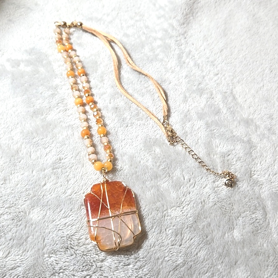 277 Vintage 1946 Bead Necklace
